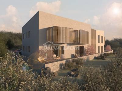 Apartman E4 dvosoban na katu blizina centra 400 metara plaža Jadro