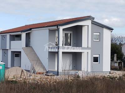 Apartment on the first floor, center of the island of Vir (water and sewerage) 