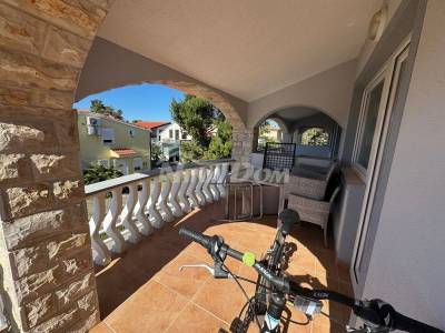 Apartmán 60 m od mora, južná strana Viru