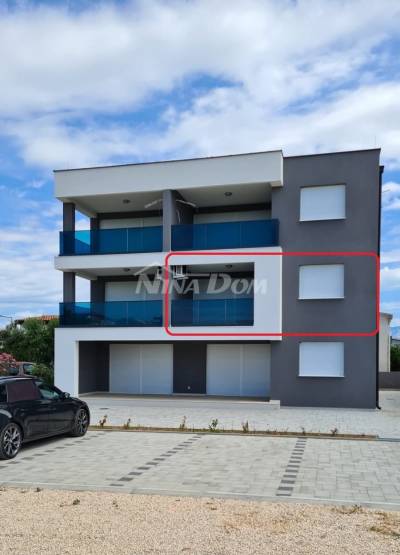 Furnished apartment, 1st floor, in a quiet part of the village. 