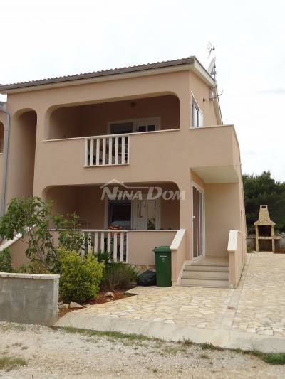 Apartment on the 1st floor, south side of the island of Vir, peaceful and quiet part of the island of Vir