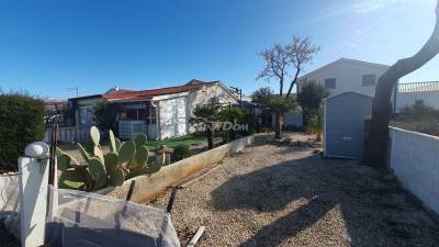 Terraced bungalow with garden on the south side of the island of Vir.