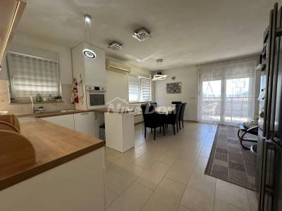 Zadar spacious duplex apartment with garden, terrace + 2 parking spaces 