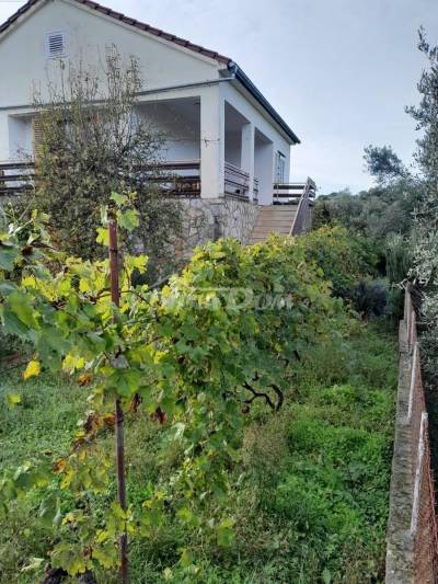Ugljan Batalaža house for sale with spacious garden