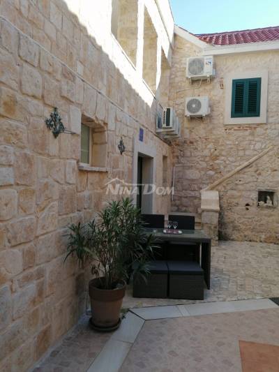 Beautifully decorated old house built before 1968, 50 m. from the beach with a view