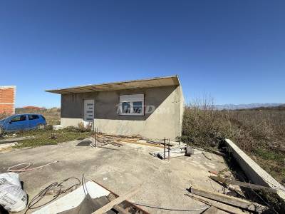 RESIDENTIAL HOUSE FOR SALE IN PRIVLAKA