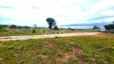 Stavebný pozemok 70 metrov. k moru