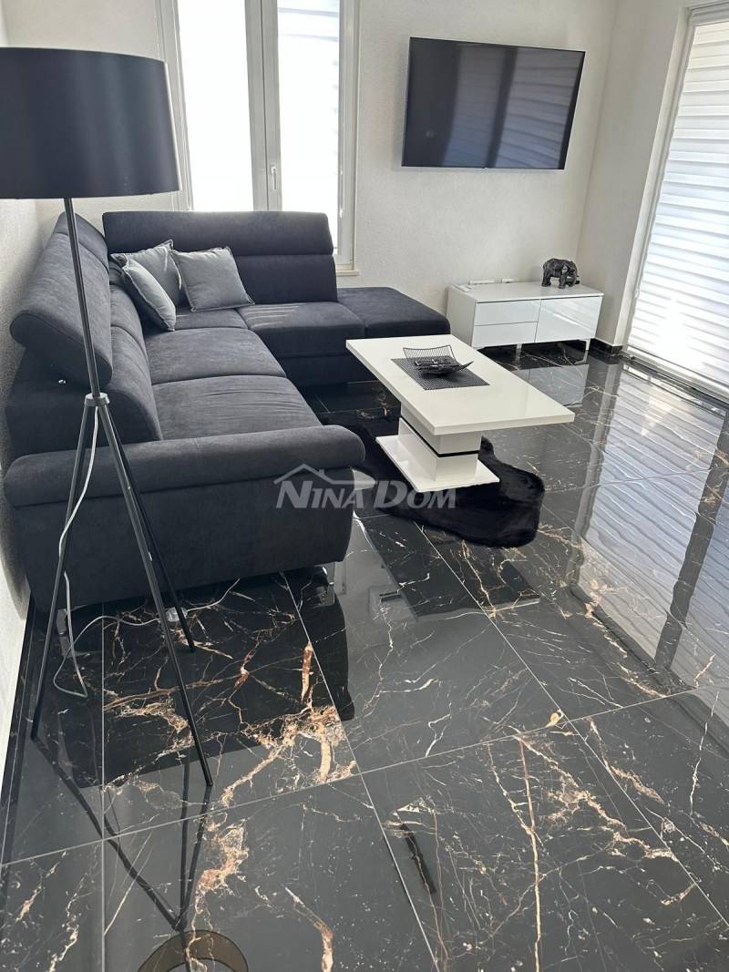 Apartman na lijepoj lokaciji s dva parkirna mjesta i podrumom. - 3