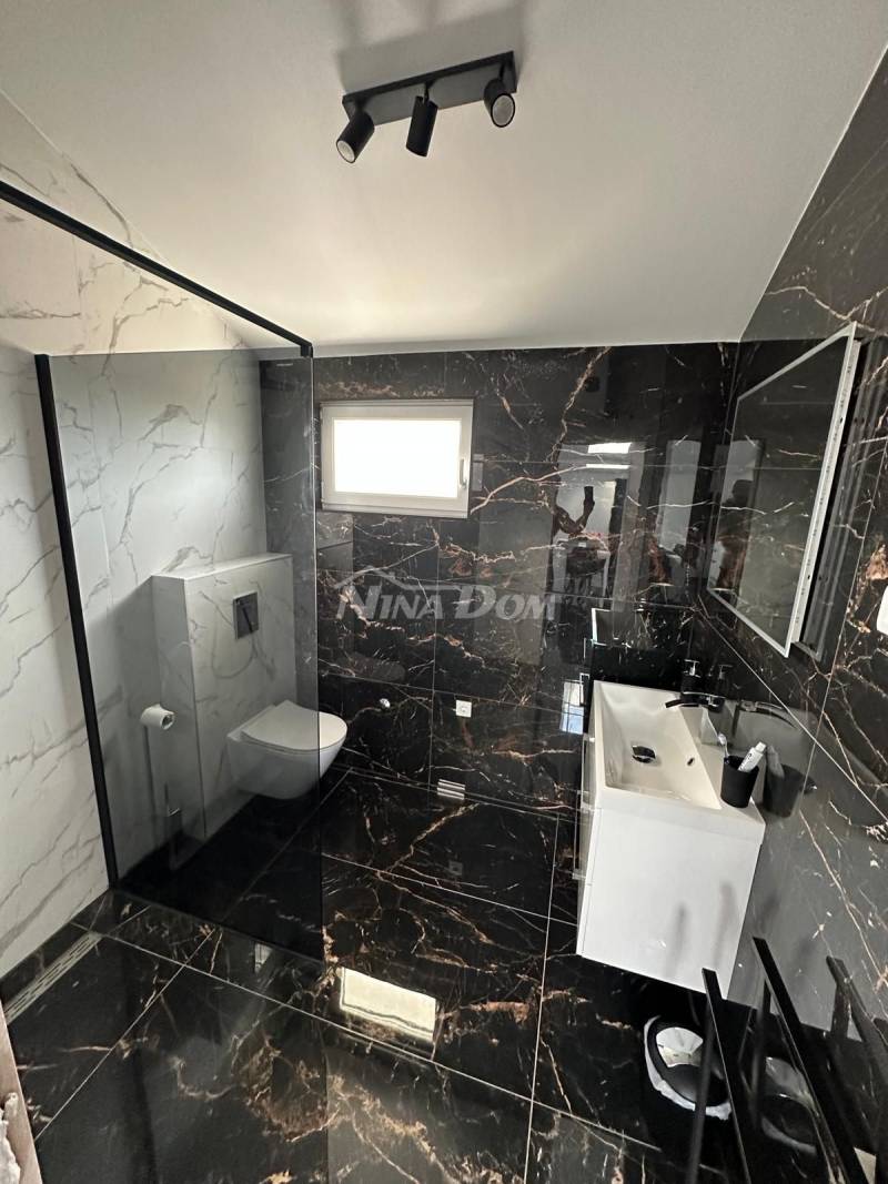 Apartman na lijepoj lokaciji s dva parkirna mjesta i podrumom. - 7