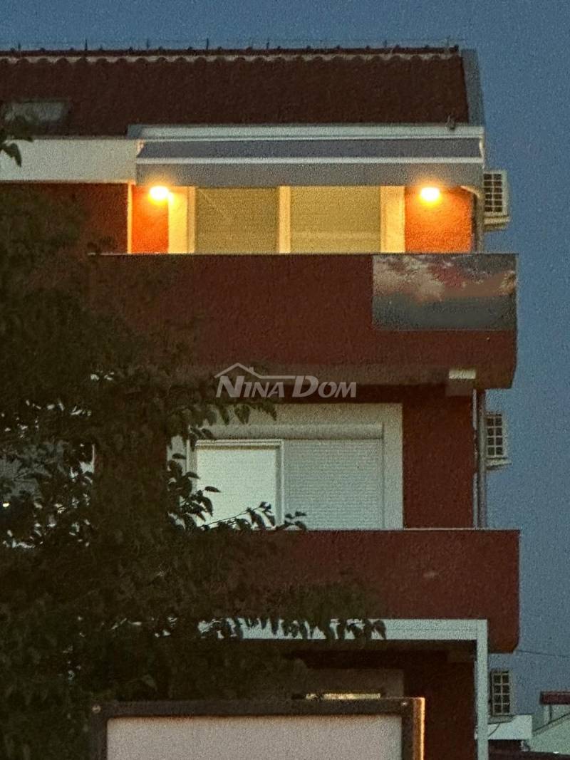 Apartman na lijepoj lokaciji s dva parkirna mjesta i podrumom. - 11