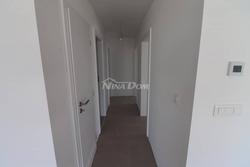 ATRAKTÍVNY APARTMÁN PRIVLAK - BLÍZKO MORA 100 METROV - 4