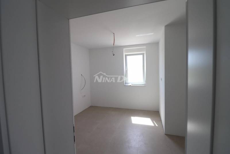 ATRAKTÍVNY APARTMÁN PRIVLAK - BLÍZKO MORA 100 METROV - 8