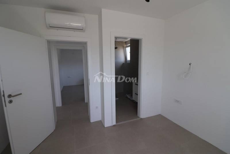 ATRAKTÍVNY APARTMÁN PRIVLAK - BLÍZKO MORA 100 METROV - 9