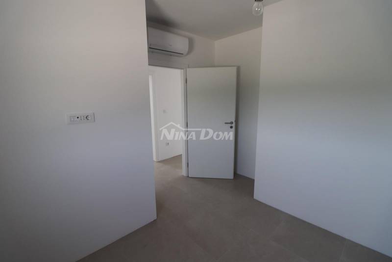 ATRAKTÍVNY APARTMÁN PRIVLAK - BLÍZKO MORA 100 METROV - 12