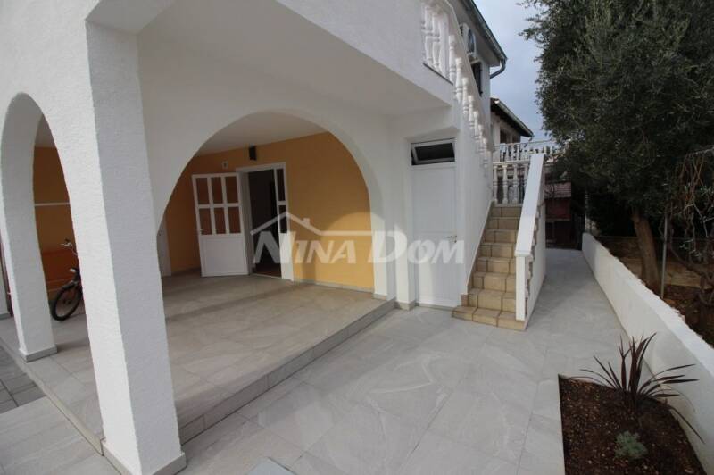 Apartman, prizemlje 270 met. do mora - 1