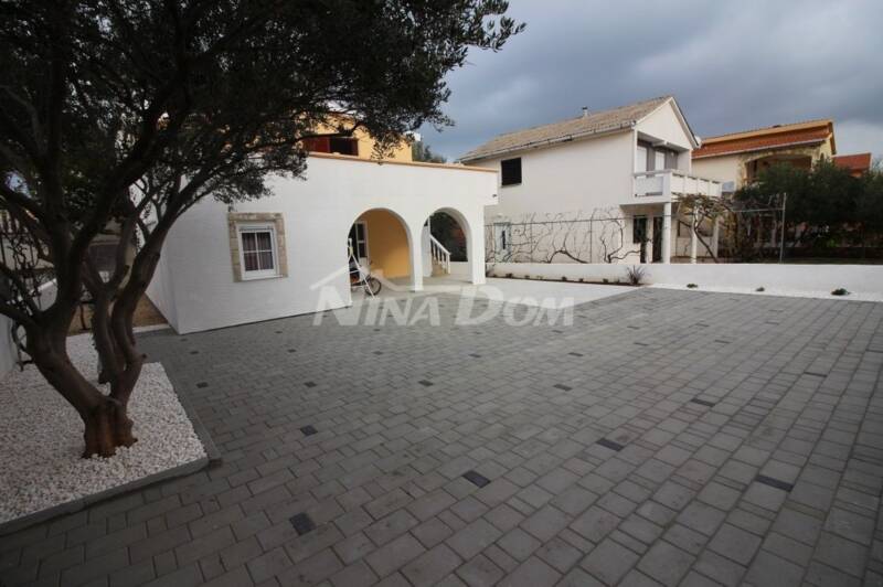 Apartman, prizemlje 270 met. do mora - 2