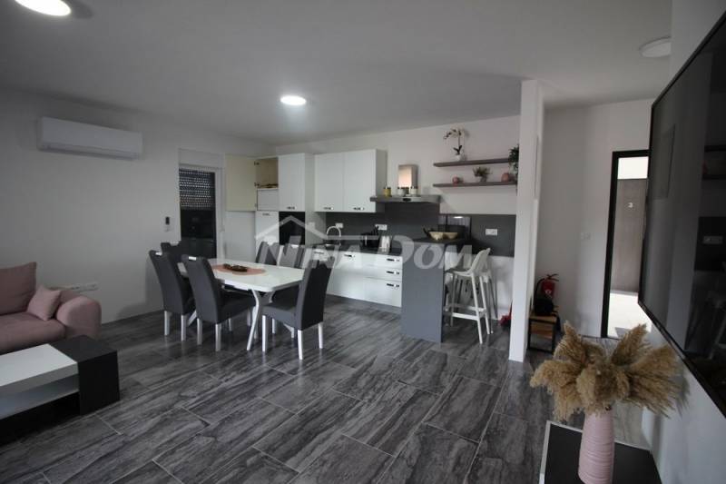 Apartman s tri spavaće sobe, prvi kat S4 - 7