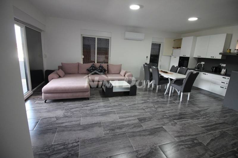 Apartman s tri spavaće sobe, prvi kat S4 - 11