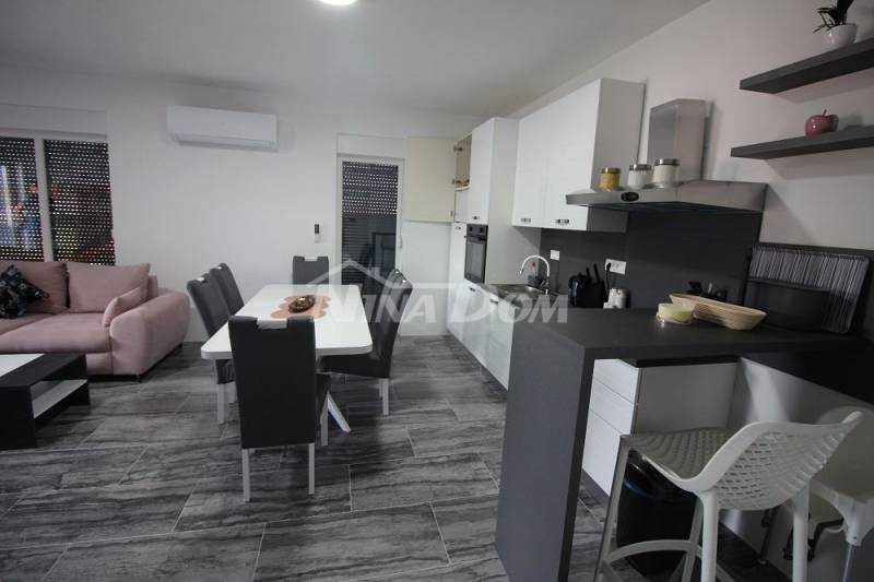 Apartment with three bedrooms, first floor S3 - 6