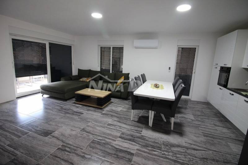 Apartment with three bedrooms, ground floor - 1
