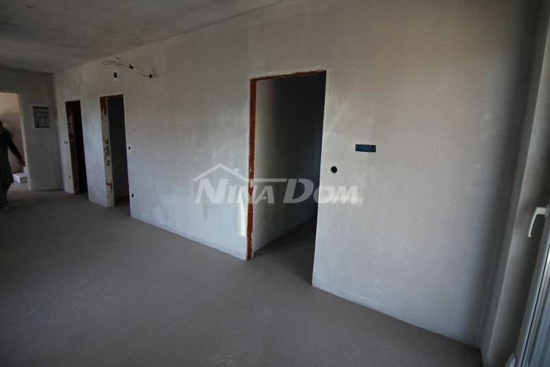New construction, apartment on the first floor with a roof terrace, center of Vira - 8