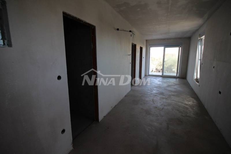 New construction, apartment on the ground floor, center of the island of Vir - 6