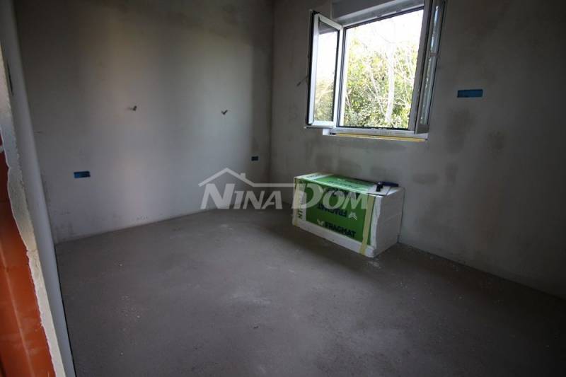 New construction, apartment on the ground floor, center of the island of Vir - 8