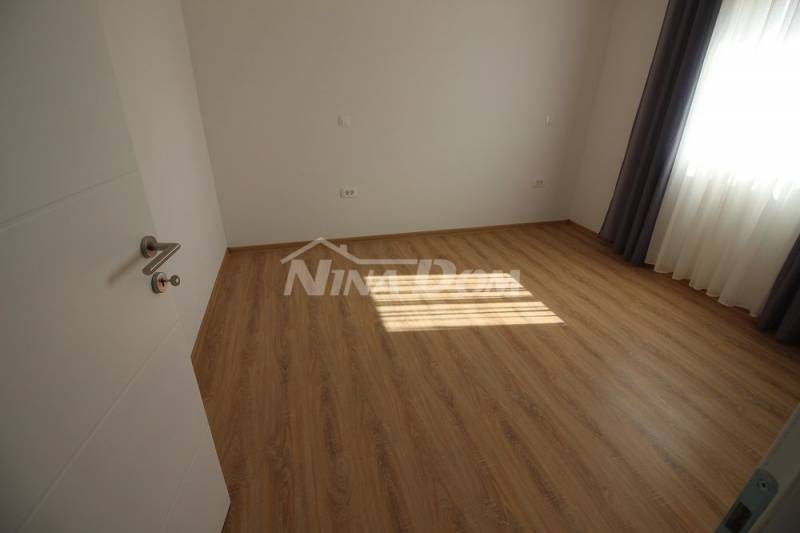 Apartmán na prvom poschodí, centrum ostrova Vir (voda a kanalizácia) - 3