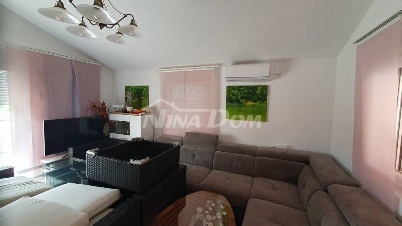 Trosoban apartman s velikom terasom u mirnom dijelu otoka Vira. - 4