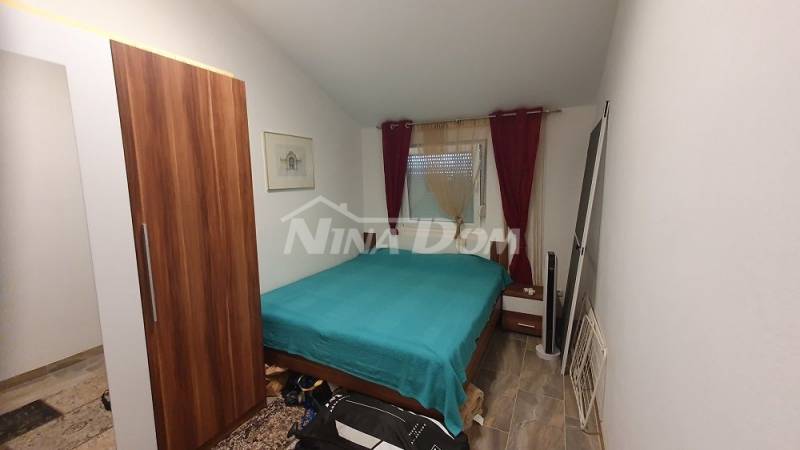 Trosoban apartman s velikom terasom u mirnom dijelu otoka Vira. - 6