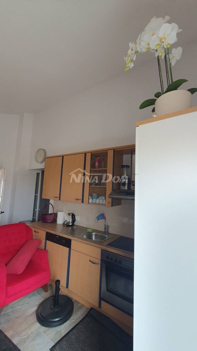 Trosoban apartman s velikom terasom u mirnom dijelu otoka Vira. - 10