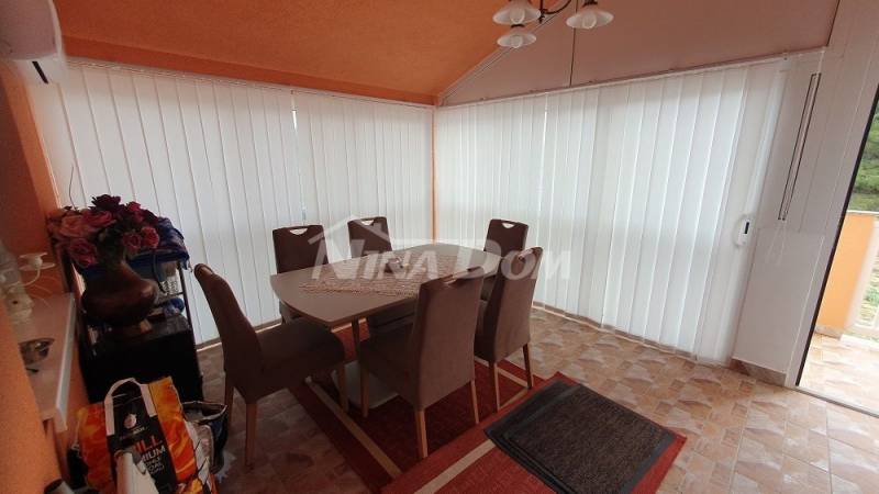 Trosoban apartman s velikom terasom u mirnom dijelu otoka Vira. - 14