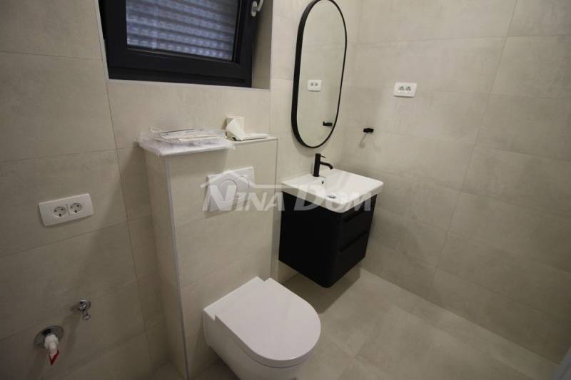 Apartmán v centre ostrova Vir, 1. poschodie so strešnou terasou - 8