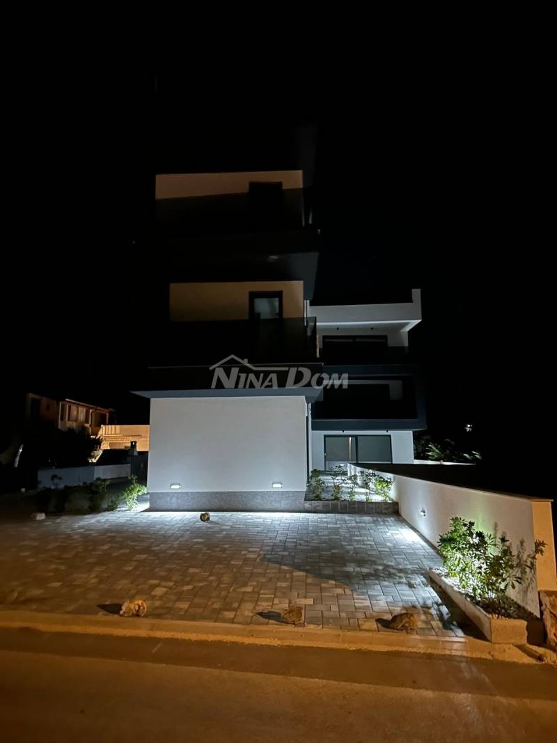 Apartment in the center of the island of Vir, 1 floor with a roof terrace - 15