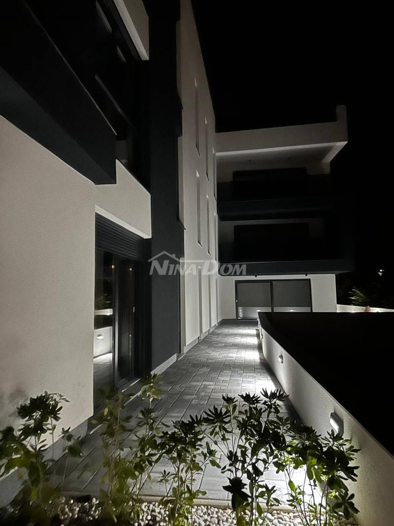 Ground floor apartment in the center of the island of Vir. - 13