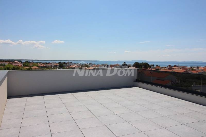 Apartmán v centre ostrova Vir, 2. poschodie so strešnou terasou - 4