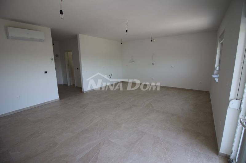 Južná strana ostrova Vir, apartmán na 1. poschodí (voda a kanalizácia) - 9