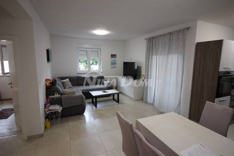 Apartmán na južnej strane 254 metrov od mora, voda a kanalizácia - 1