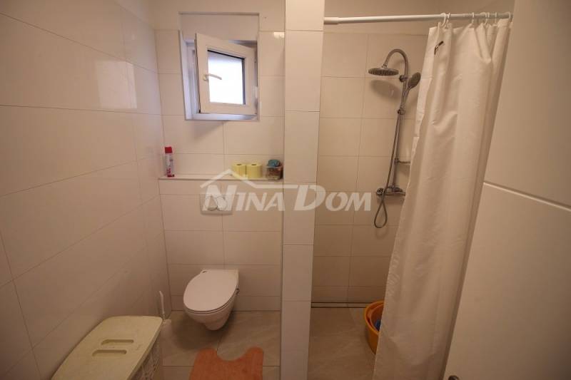 Apartmán na južnej strane 254 metrov od mora, voda a kanalizácia - 8
