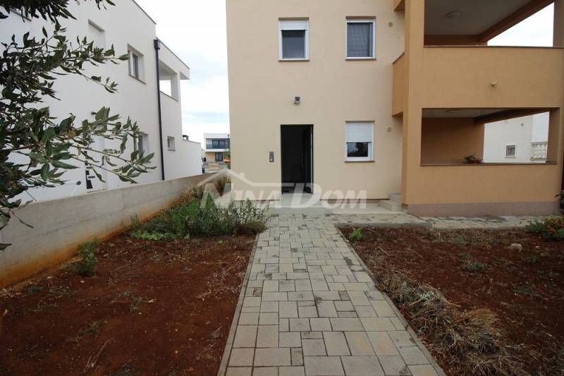 Apartmán na južnej strane 254 metrov od mora, voda a kanalizácia - 12