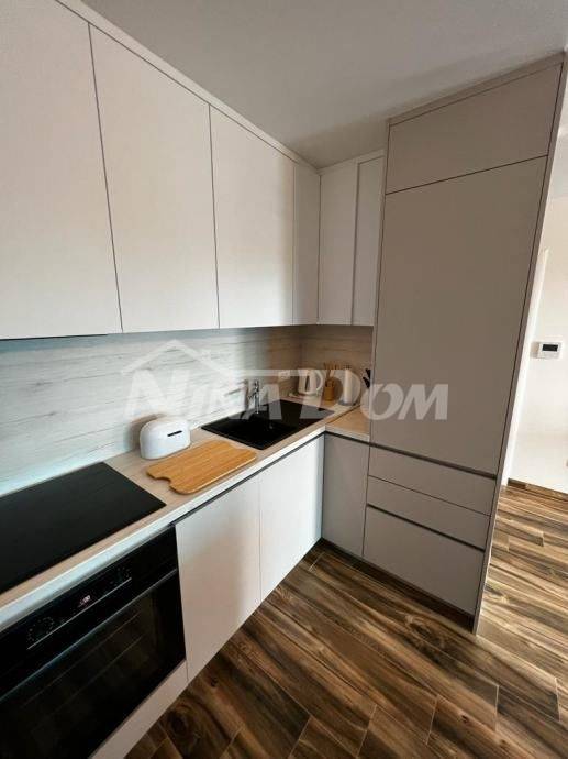 Furnished apartment, 1st floor, in a quiet part of the village. - 5