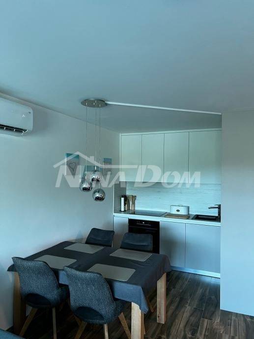 Namješten apartman 1 kat u mirnom dijelu naselja. - 10