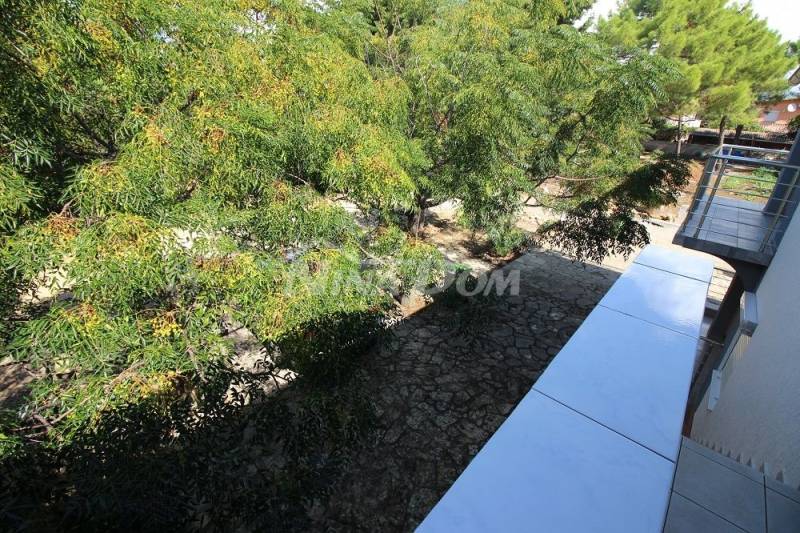 Apartman južna strana, etažirano s vodom i kanalizacijom., - 3