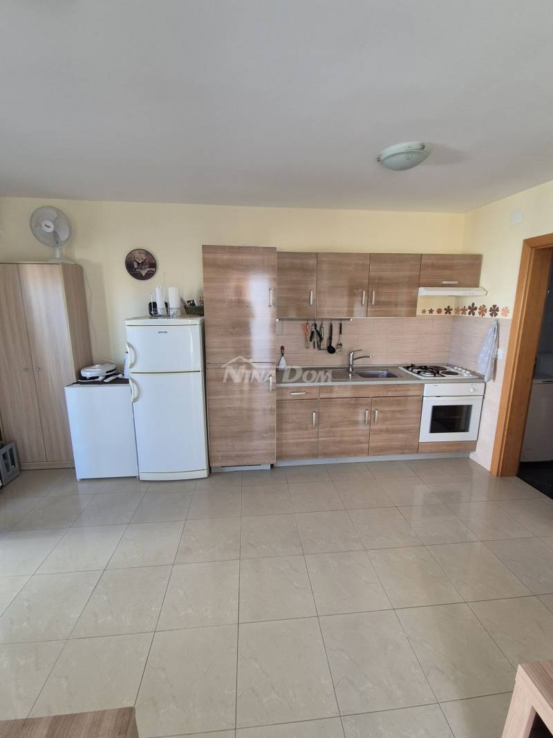 Apartmán na 1. poschodí, južná strana 50 metrov od mora s výhľadom na more - 5
