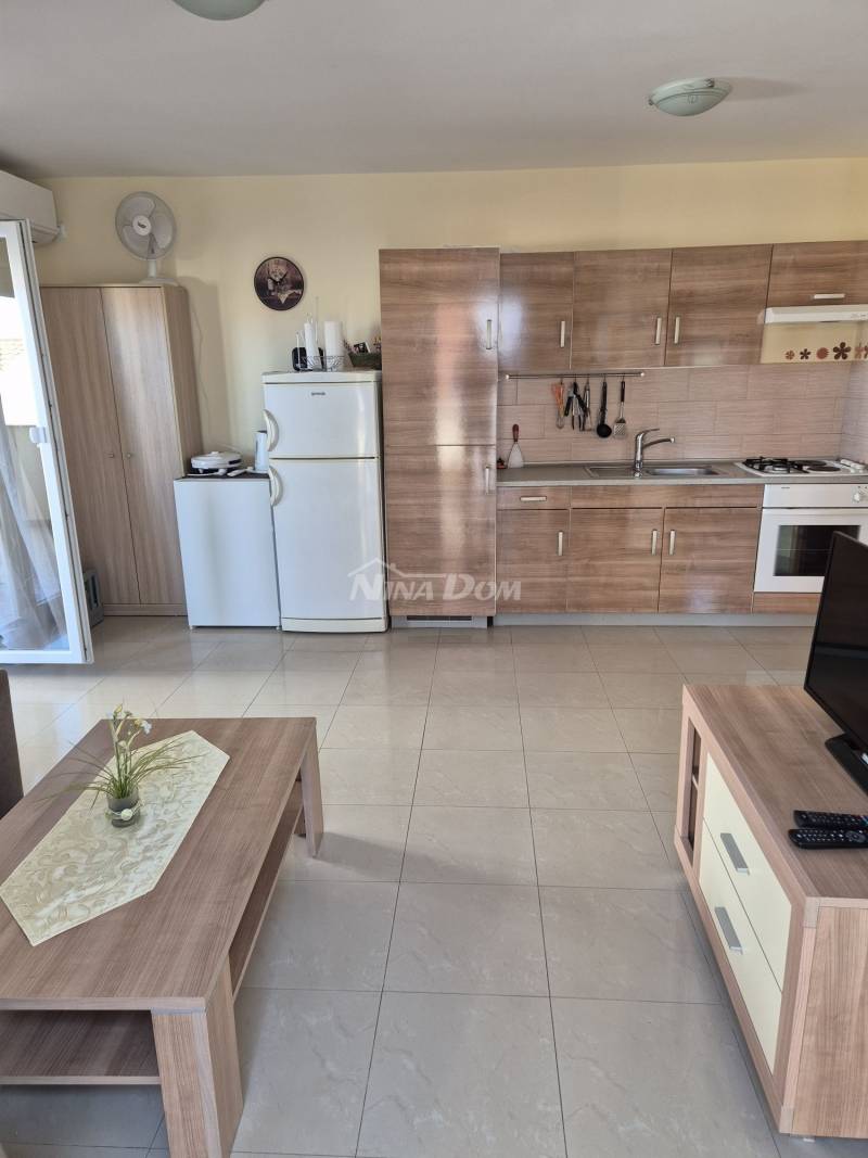Apartmán na 1. poschodí, južná strana 50 metrov od mora s výhľadom na more - 6