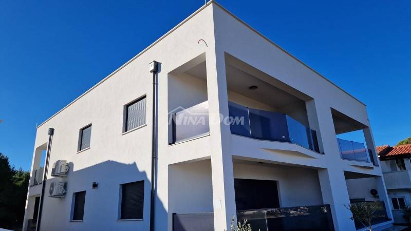 New building, first floor, panoramic view of the sea and Velebit. - 11