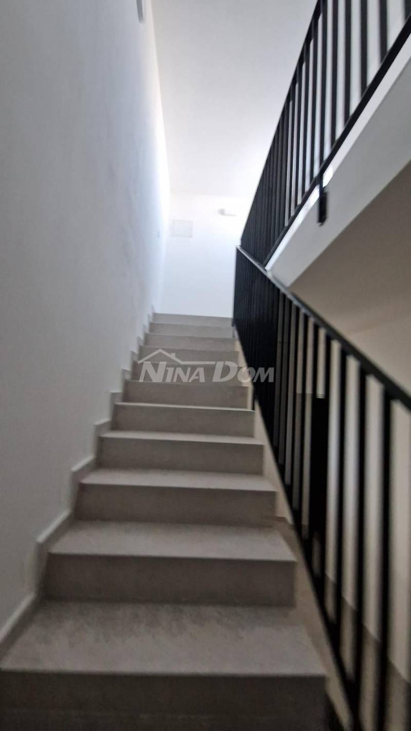 New building, first floor, panoramic view of the sea and Velebit. - 15