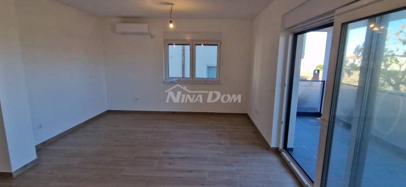 New building, first floor, panoramic view of the sea and Velebit. - 8