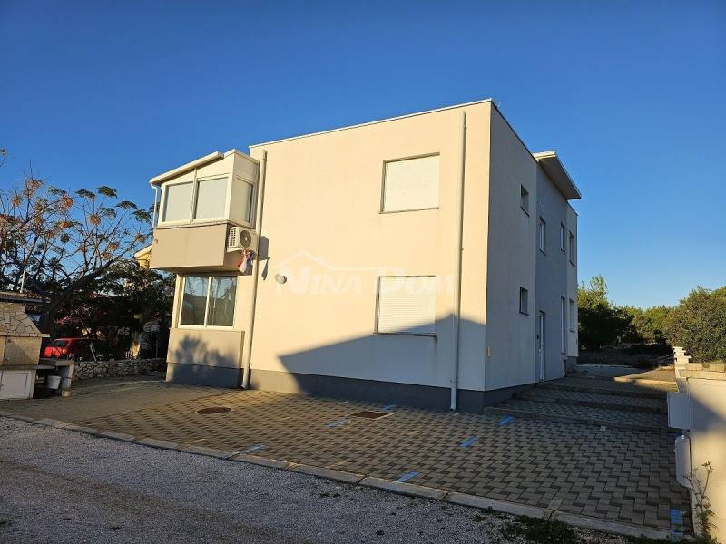 Apartmán na 1. poschodí, tichá lokalita na južnej strane ostrova Vir. - 2