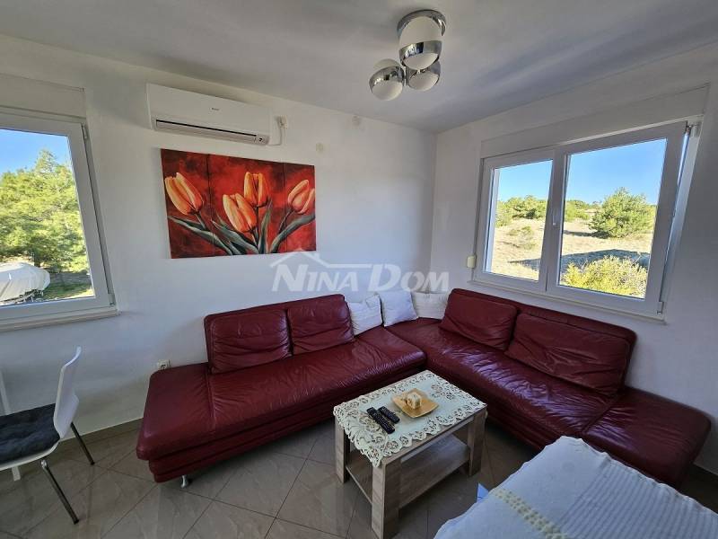 Apartmán na 1. poschodí, tichá lokalita na južnej strane ostrova Vir. - 5